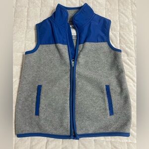 5/$15 Closet Sale! Boys Old Navy Fleece Vest 4T